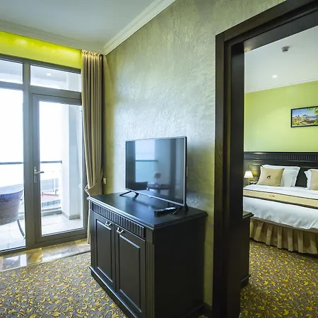 Colosseum Marina Hotel Batumi Exterior photo