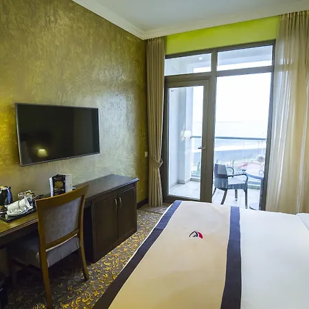 Colosseum Marina Hotel Batumi Exterior photo