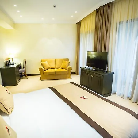 Colosseum Marina Hotel Batumi Room photo