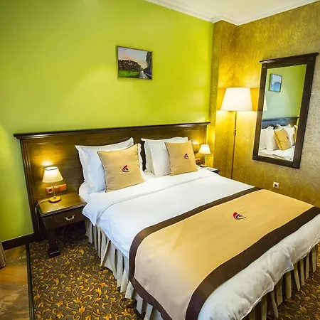 Colosseum Marina Hotel Batumi Room photo