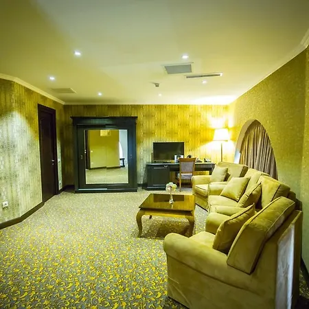 Colosseum Marina Hotel Batumi Room photo