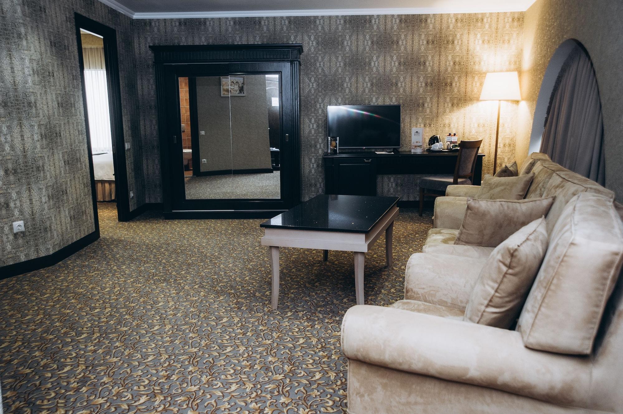 Colosseum Marina Hotel 5*
