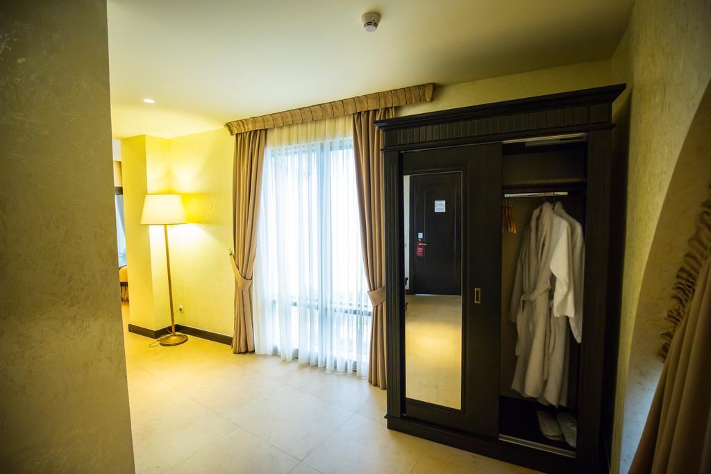 Hotel Colosseum Marina Batumi