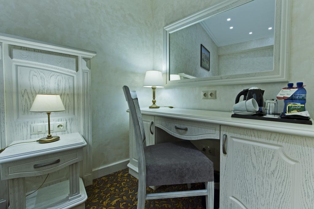 Hotel Colosseum Marina